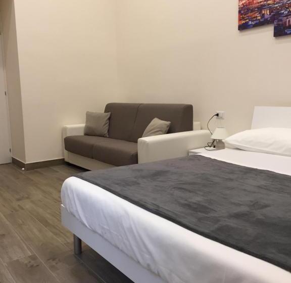 اتاق استاندارد چهار تخته, Garibaldi Station 2punto0