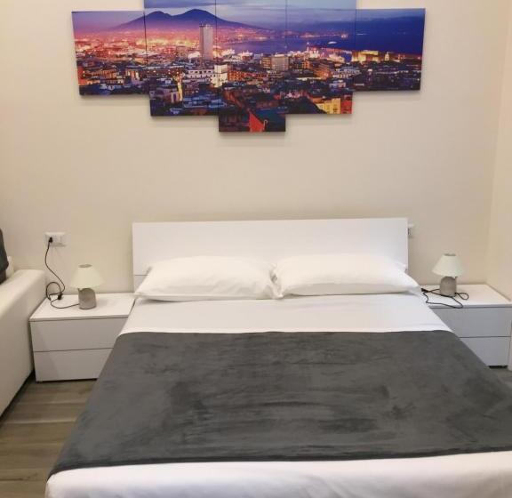 اتاق استاندارد چهار تخته, Garibaldi Station 2punto0