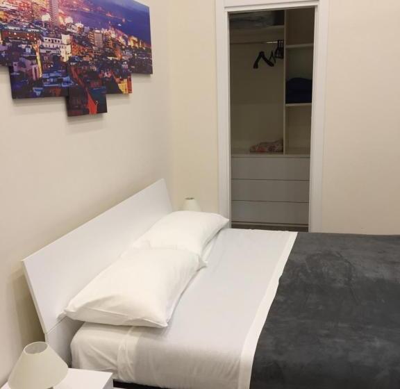 اتاق استاندارد چهار تخته, Garibaldi Station 2punto0