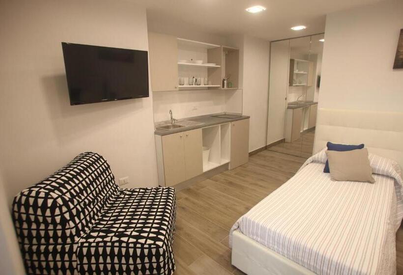 اتاق استاندارد, Garibaldi Station 2punto0