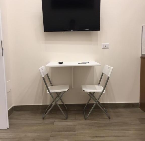 اتاق خانوادگی, Garibaldi Station 2punto0