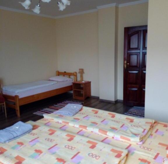 Suite 2 Quartos, Ibolya Imola