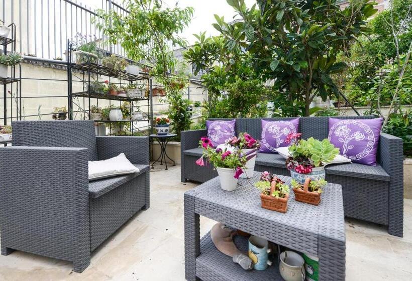 Standard room with outdoor bath, Il Giardino Incantato