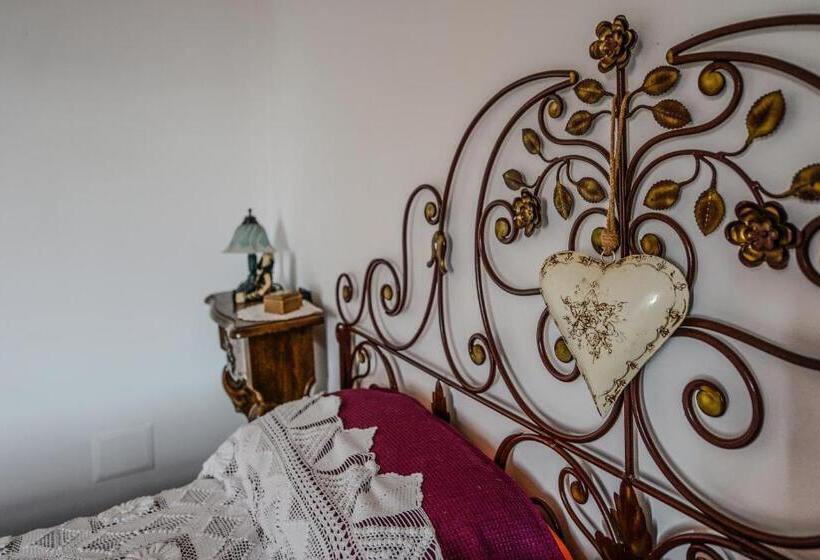 Standard room with outdoor bath, Il Giardino Incantato