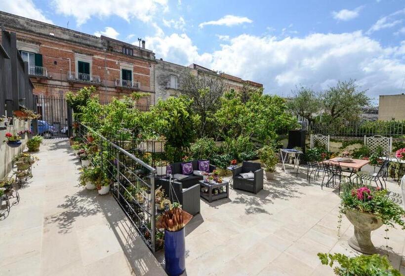 Standard room with outdoor bath, Il Giardino Incantato