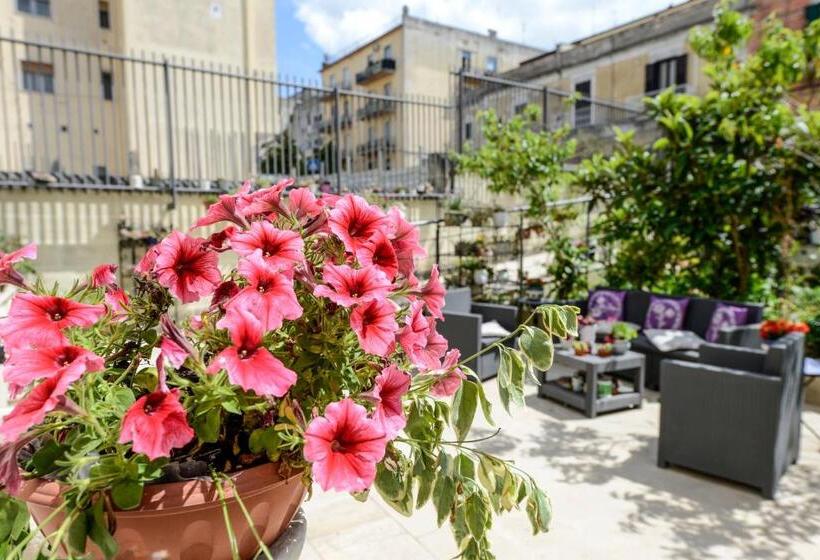 Standard room with outdoor bath, Il Giardino Incantato