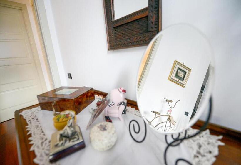 Standard room with outdoor bath, Il Giardino Incantato