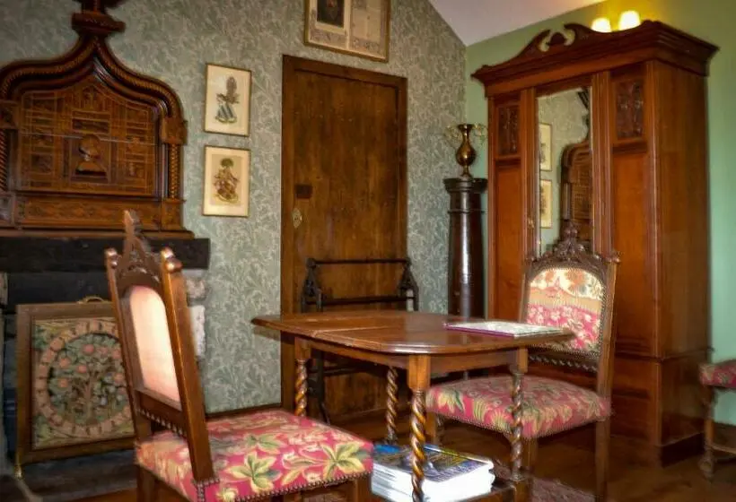 スタンダードルーム, The Lady Maxwell Room At Buittle Castle