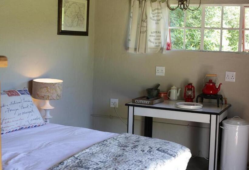 חדר דלוקס, A Boat House