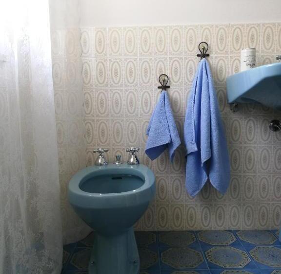 غرفة قياسية ثلاثية, Il Giardino Di Sara