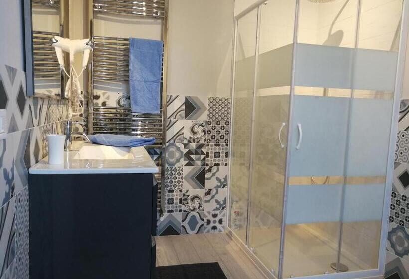 غرفة قياسية ثلاثية, Il Giardino Di Sara