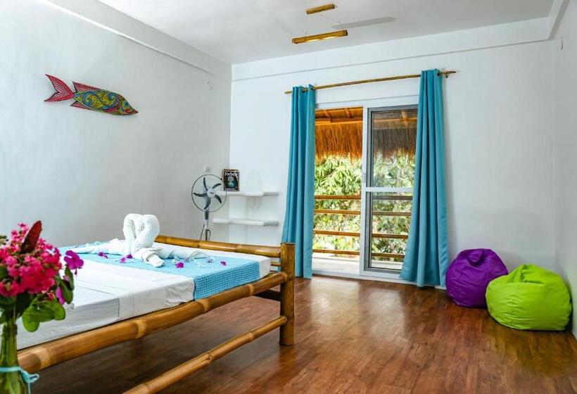스탠다드 트리플 룸 테라스, Lunazul Guesthouse