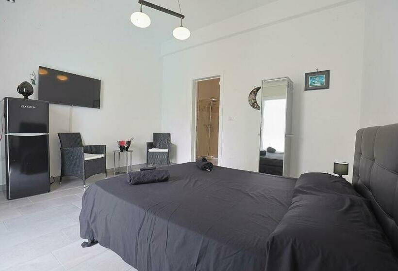 غرفة قياسية مطلّة علي حمام السباحة, Salentuosi Camere