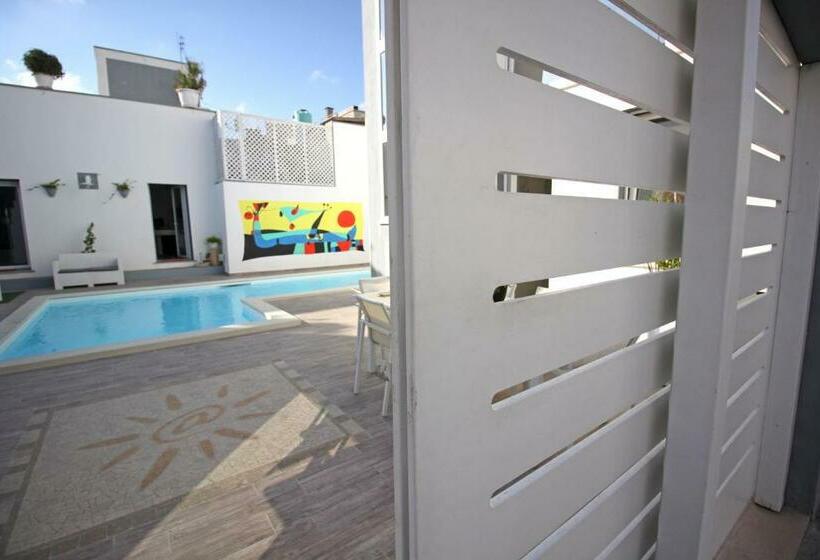 غرفة قياسية مطلّة علي حمام السباحة, Salentuosi Camere