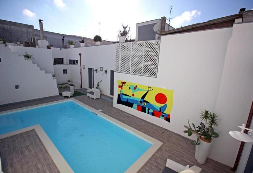 غرفة قياسية مطلّة علي حمام السباحة, Salentuosi Camere