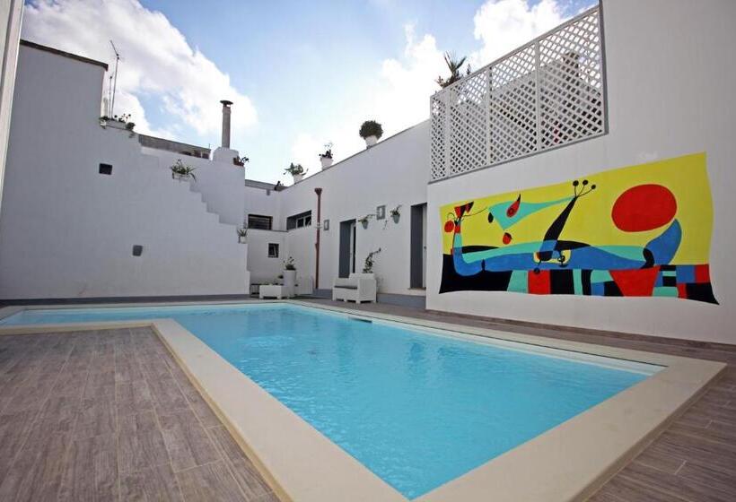 غرفة قياسية مطلّة علي حمام السباحة, Salentuosi Camere