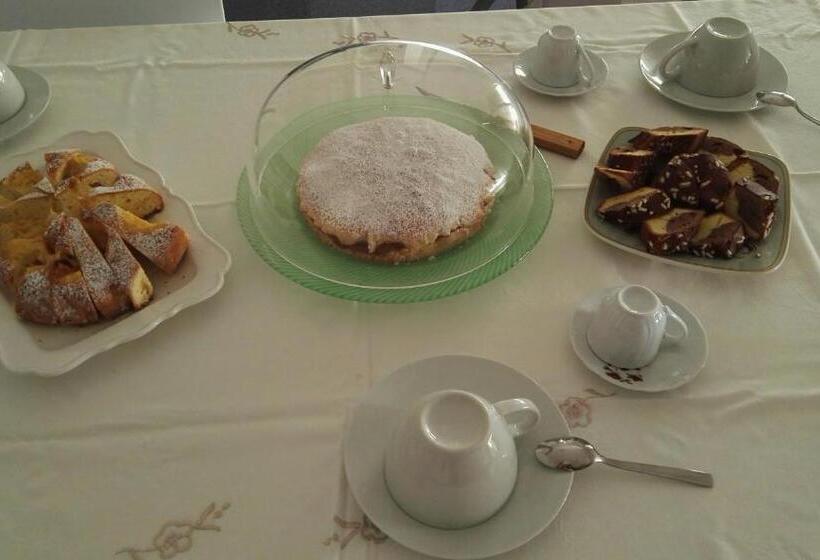 اتاق استاندارد با سرویس بهداشتی مشترک, B&b Al Colle 11