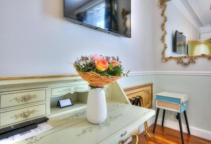 キングサイズベッドのスイートルーム, Aba Luxury B E B Nice