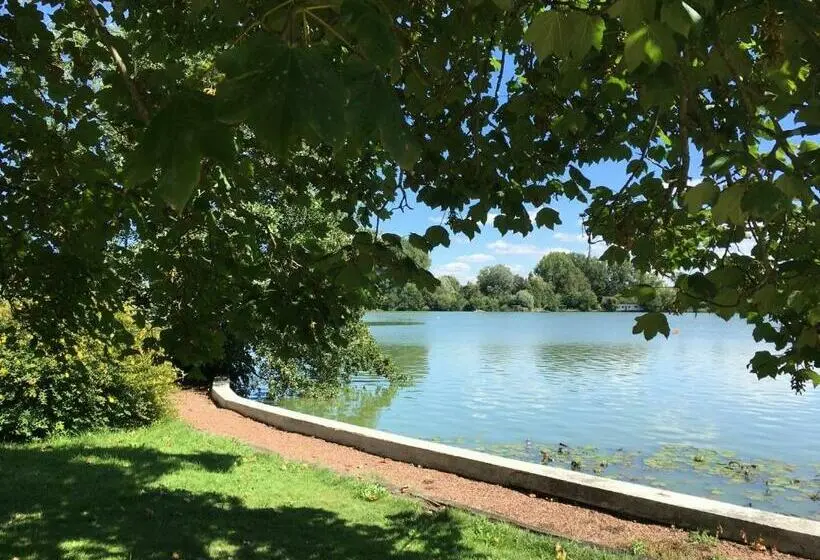 Camera Standard Vista Lago, Les Secrets Du Lac