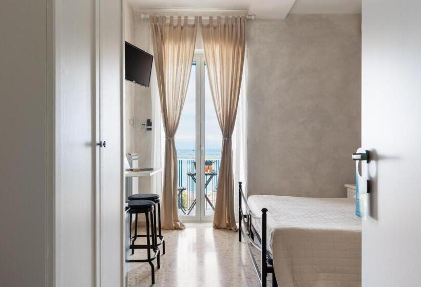 اتاق استاندارد با چشمانداز دریا, La Dimora Di Caboto B&b