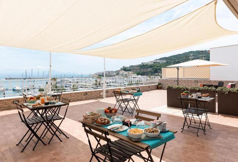 اتاق استاندارد با بالکن و چشمانداز دریا, La Dimora Di Caboto B&b