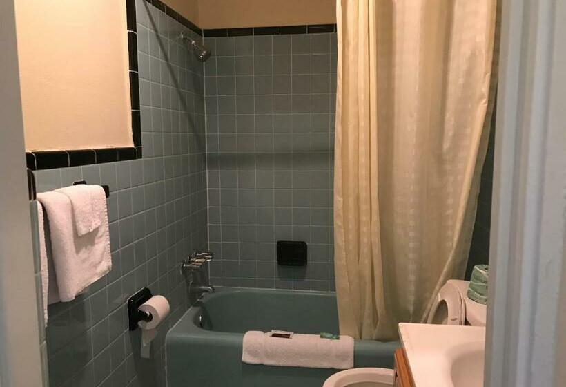 스탠다드 룸, Bayfront Inn Biloxi