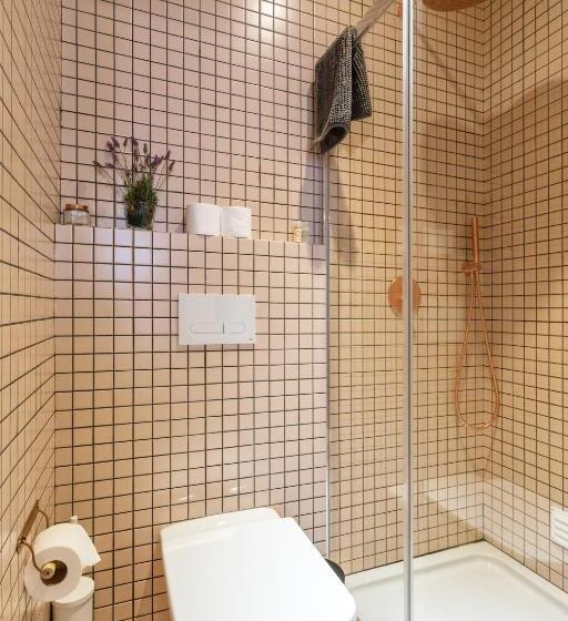 سوییت, Downtown Alegria