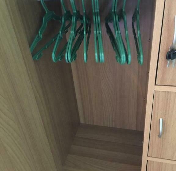 اتاق لوکس, Roos Guesthouse