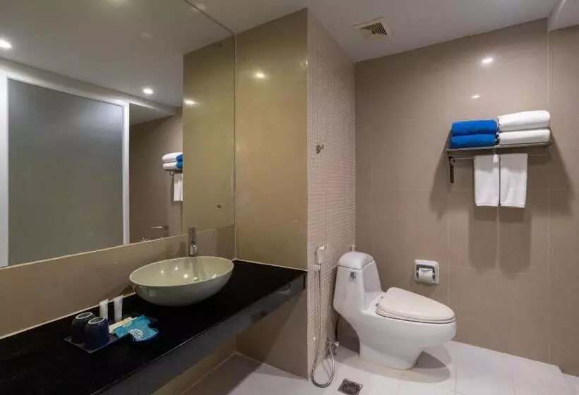 プールの見えるデラックスルーム, Arinara Beach Resort Phuket   Sha Extra Plus