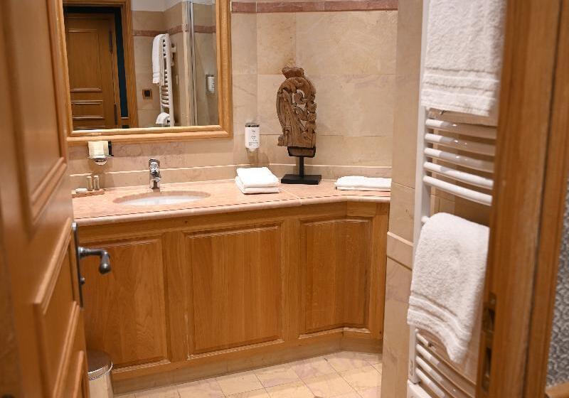 חדר דלוקס נוף בריכה, Arinara Beach Resort Phuket   Sha Extra Plus