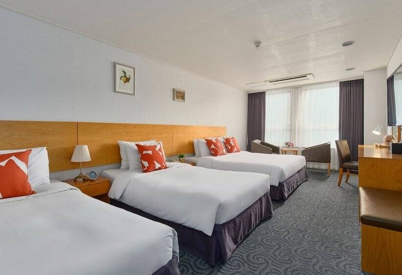 Cameră Triplă Deluxe, Atrium Jongno