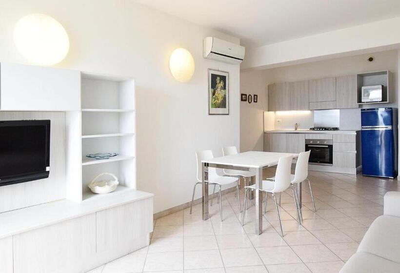 Apartament 1 Sypialnia Widok Morze, Capri & Residence