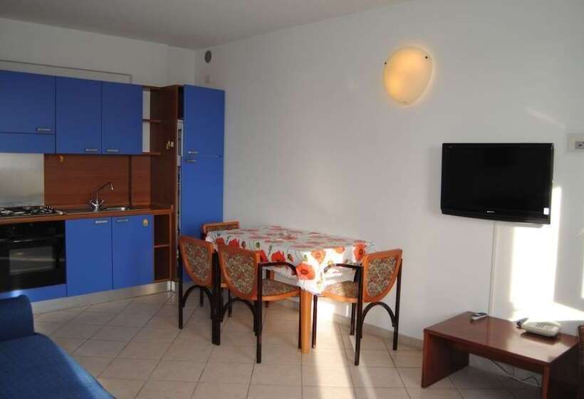 带2个卧室的公寓, Capri & Residence