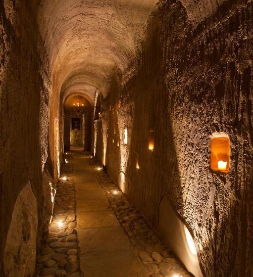 חדר בסיסי, Eremito