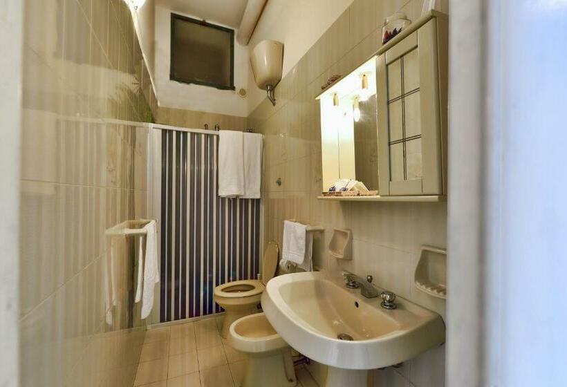 スタンダードルーム, B&b Iris