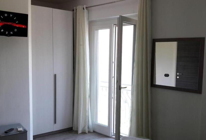 パノラミックビュースタンダードルーム, B&b La Giancarla