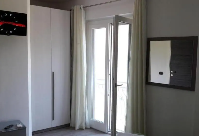 パノラミックビュースタンダードルーム, B&b La Giancarla