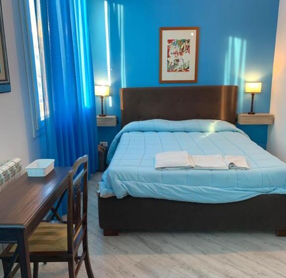 اتاق لوکس, La Maison Del Sole