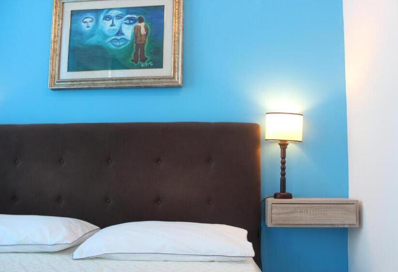 اتاق لوکس, La Maison Del Sole