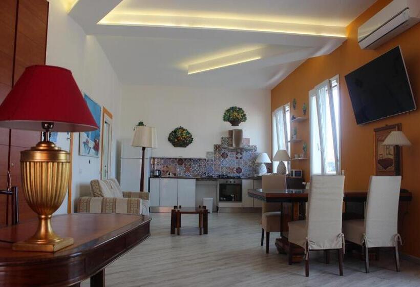 سوییت جونیور با بالکن, La Maison Del Sole