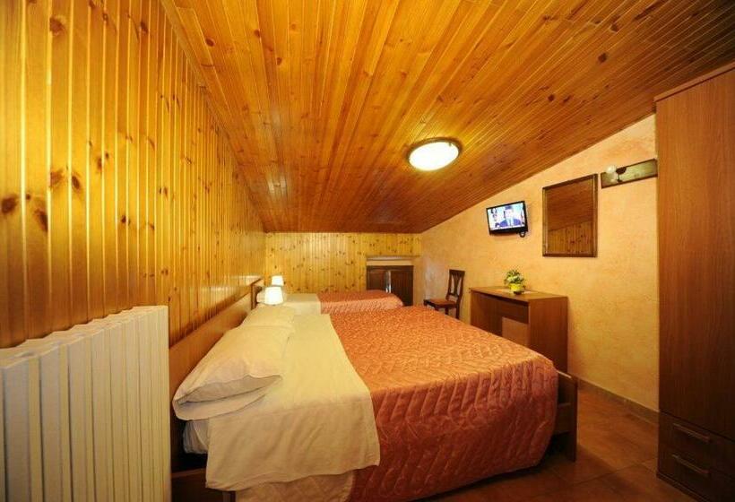 اتاق استاندارد سه نفره, Albergo Pensione Paola