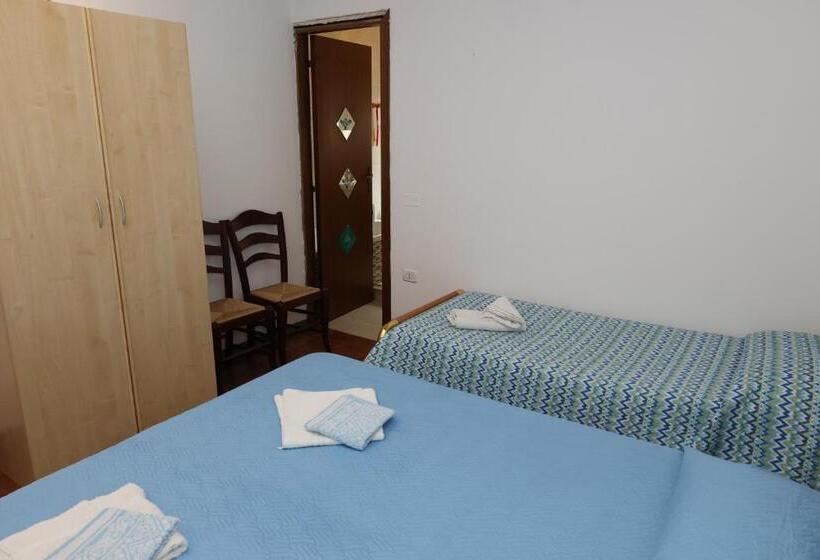 اتاق استاندارد چهار تخته, Le Gardenie B&b