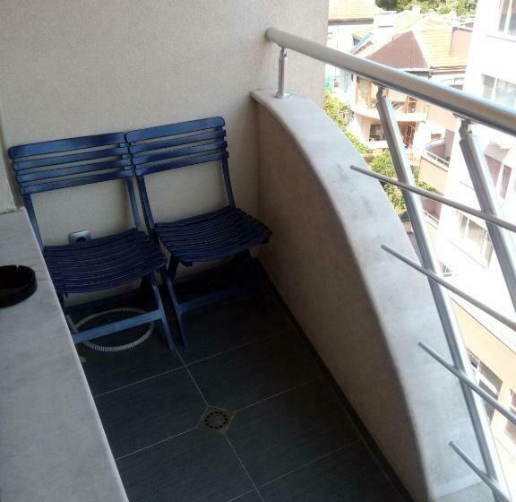 标准间, самостоятелни студия