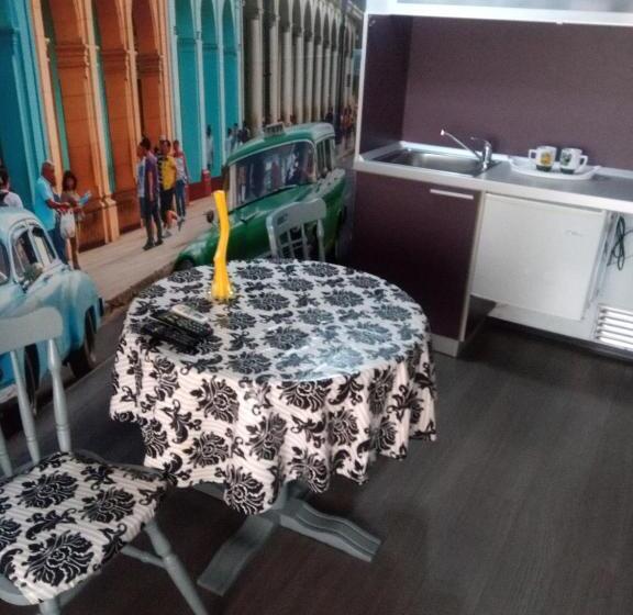 标准间, самостоятелни студия