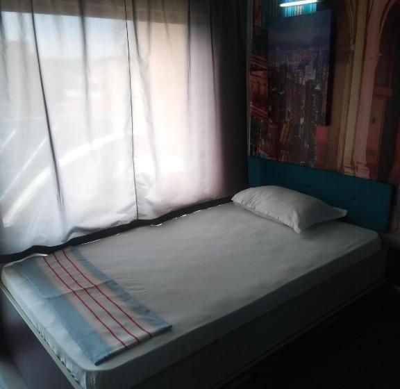 标准间, самостоятелни студия