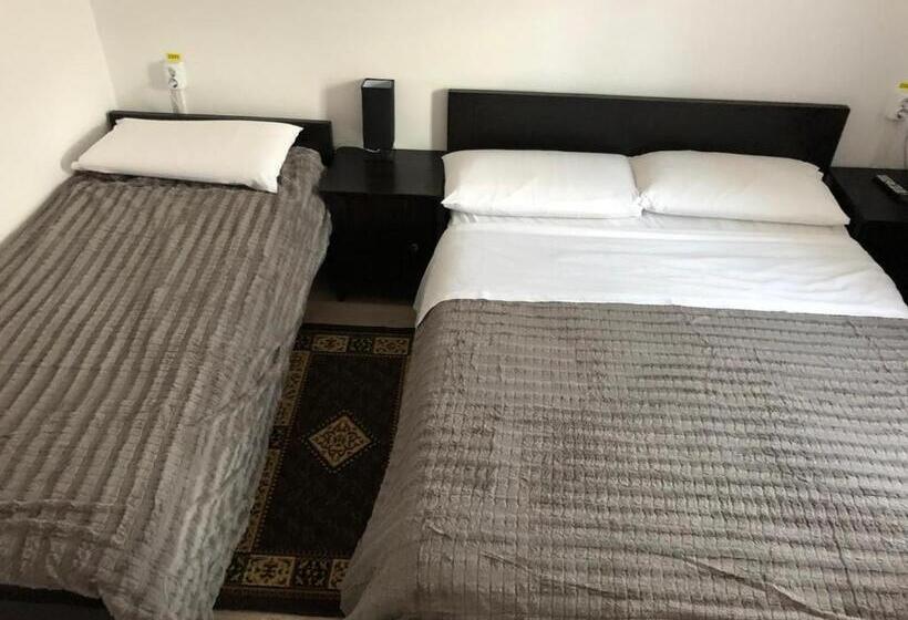 غرفة ديلوكس ثلاثية, Casa Mocanitei