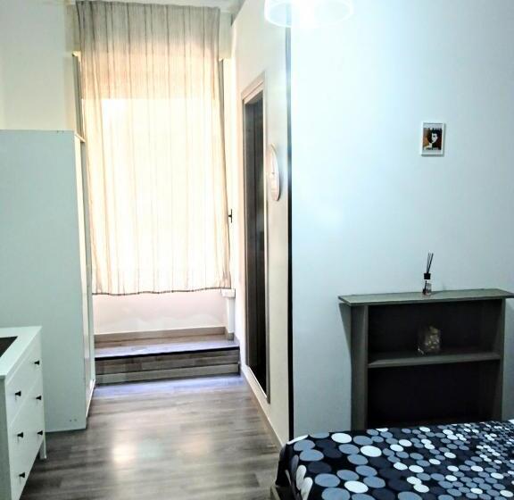 اتاق استاندارد, Meridional Station