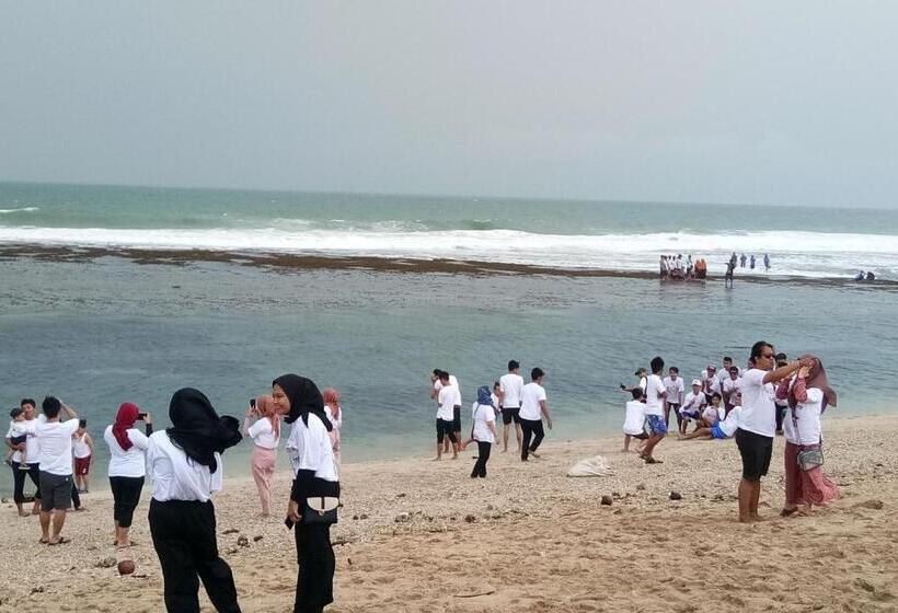 标准间, Penginapan Karanglaut Sayangheulang