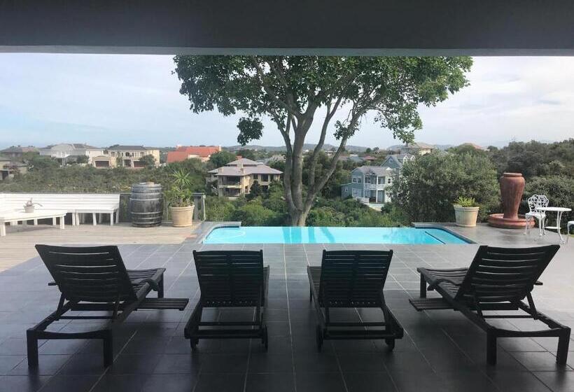 ویلای یک اتاق خوابه با استخر شنا, Pezula Golf House