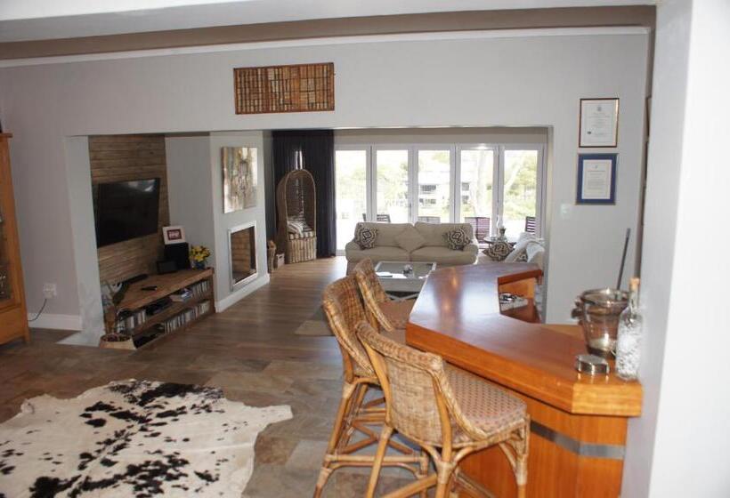 ویلای یک اتاق خوابه با استخر شنا, Pezula Golf House